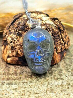 Nature Labradorite Flashy Skull Pendant Necklace